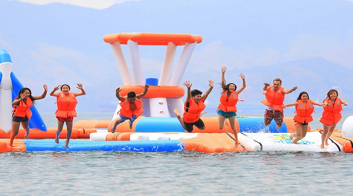 Inflatable Island