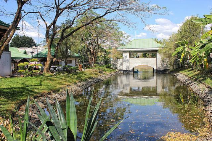 Nayong Pilipino Park
